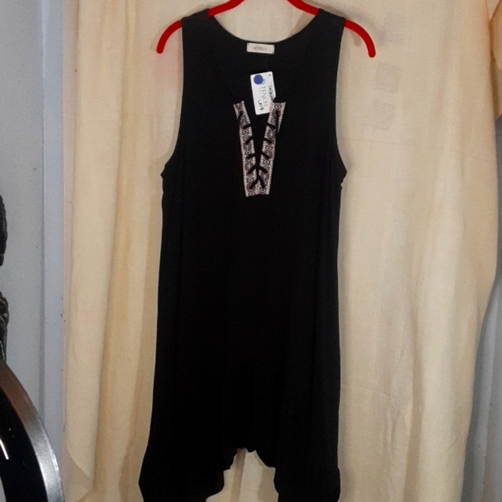 Hopely Ruffle Hem Dress NWT SzL